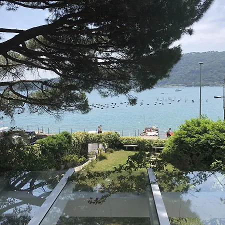 Miranda Villa *